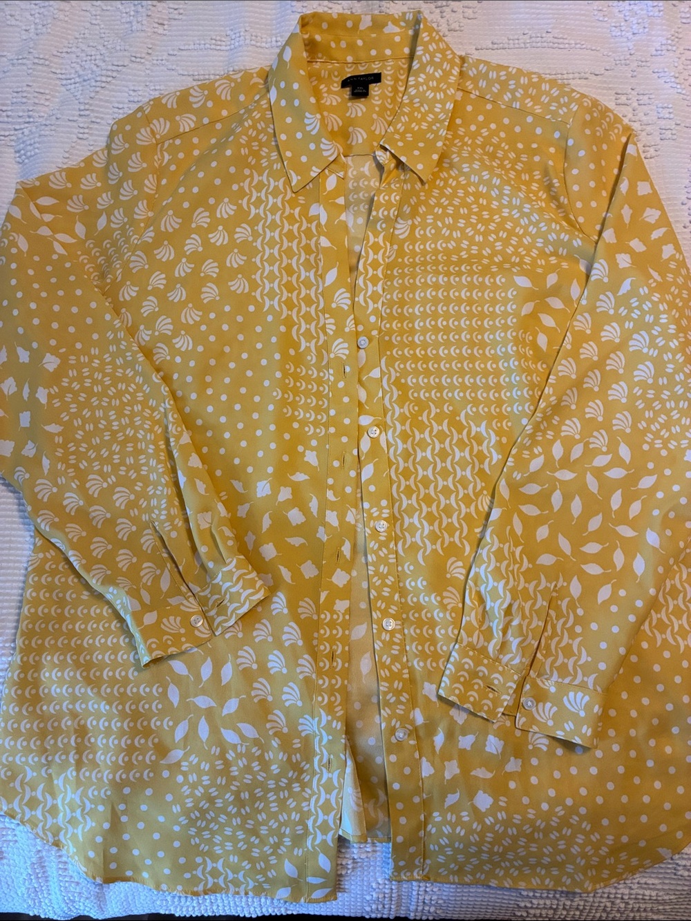 Ann Taylor Yellow and White Printed Button-Down Shirt xxl